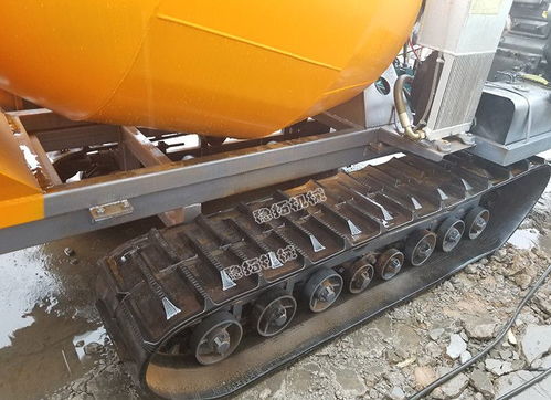 混凝土工程的關鍵設備 履帶混凝土車、移動式攪拌車、攪拌運輸泵與混凝土切割技術