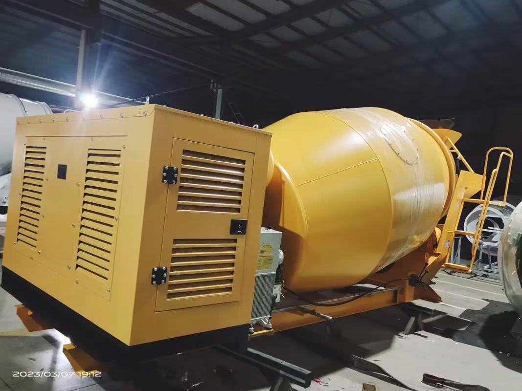 船舶混凝土泵送與布料技術 船載攪拌罐、船上泵送與臂架布料一體化解決方案